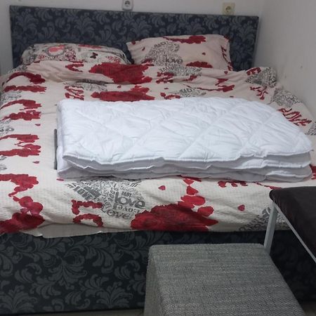 Big Bed, Rumenacka 7 Apartment Novi Sad Exterior photo