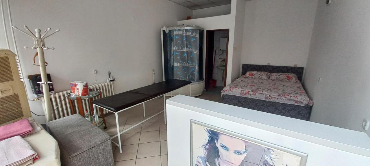 Big Bed, Rumenacka 7 Novi Sad Exterior photo